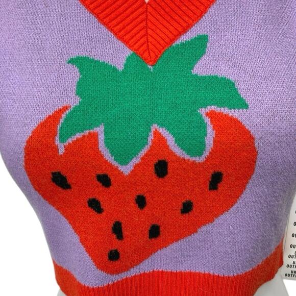 NEW Urban Outfitters Purple Red Strawberry Sleeveless Crop Sweater Vest Top Sz M - Picture 4 of 6